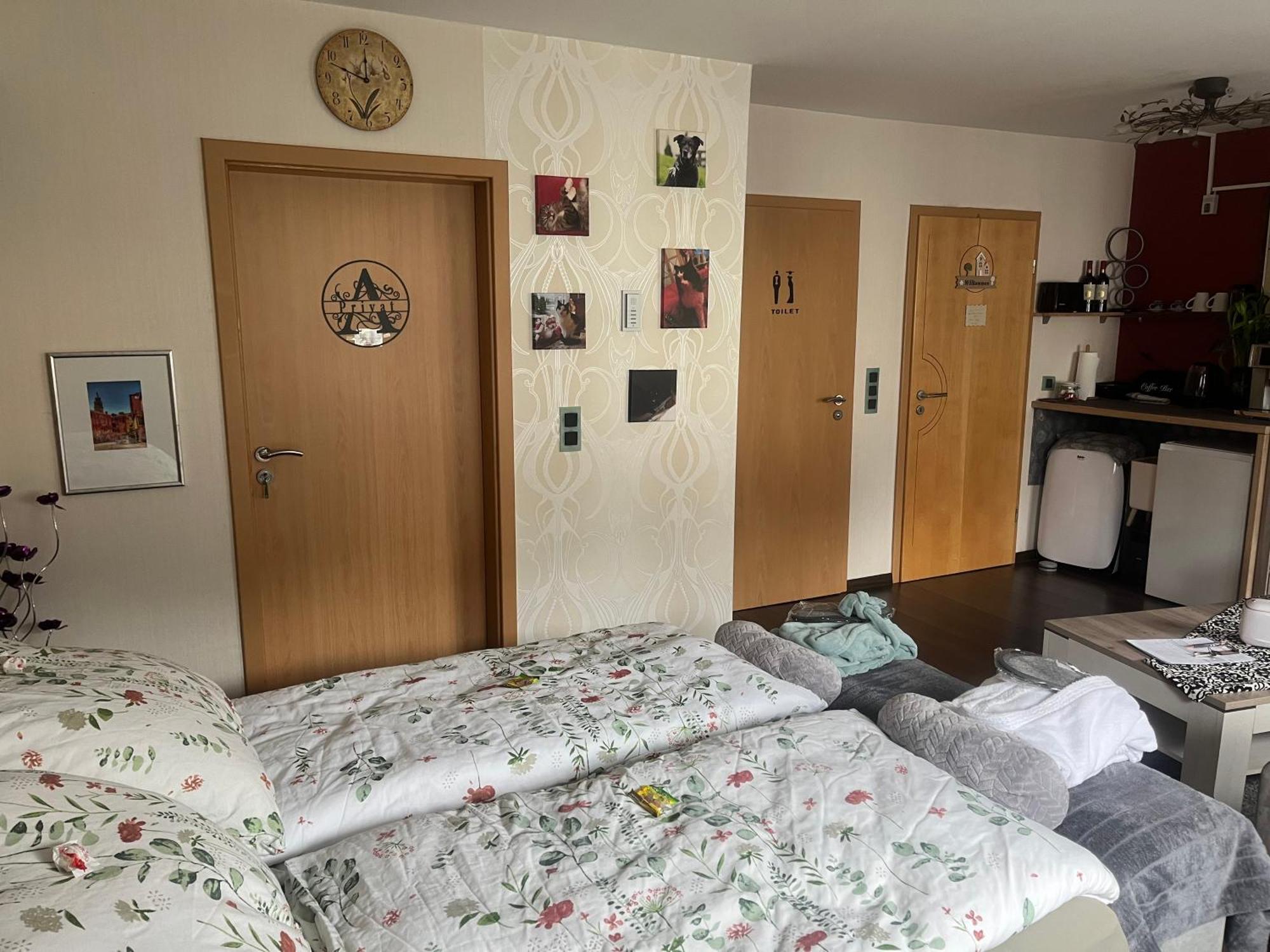Gaestezimmer In Ratingen Bei Duesseldorf Mit Einem Hauch Luxus Exterior photo